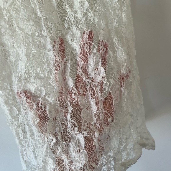 Lace cream tank top - Picture 3 of 4